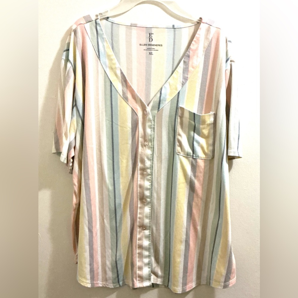 Ellen Degeneres Woman’s Love Pajama Set - Picture 4 of 9